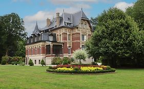 Chateau De Moliens